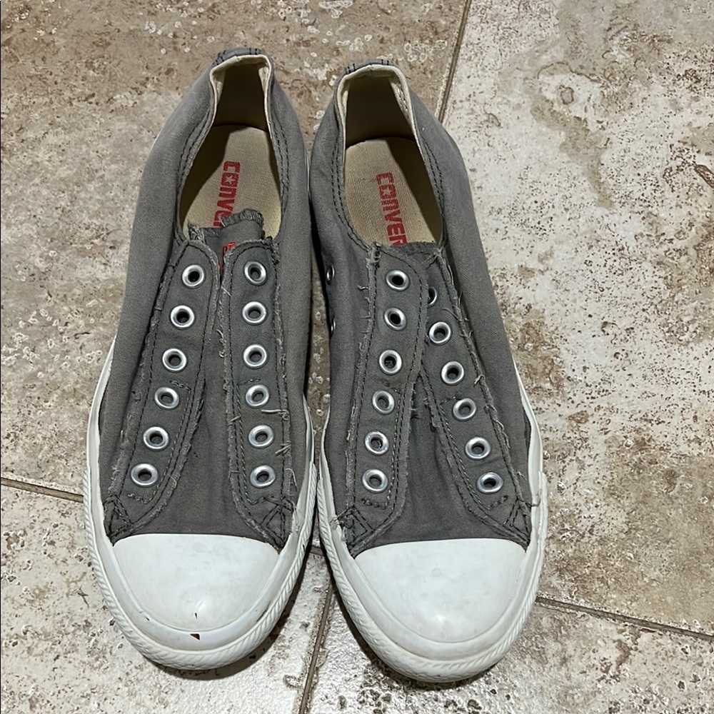Converse Gray Low-Top Sneakers with White Rubber Sole Size 7 Mens